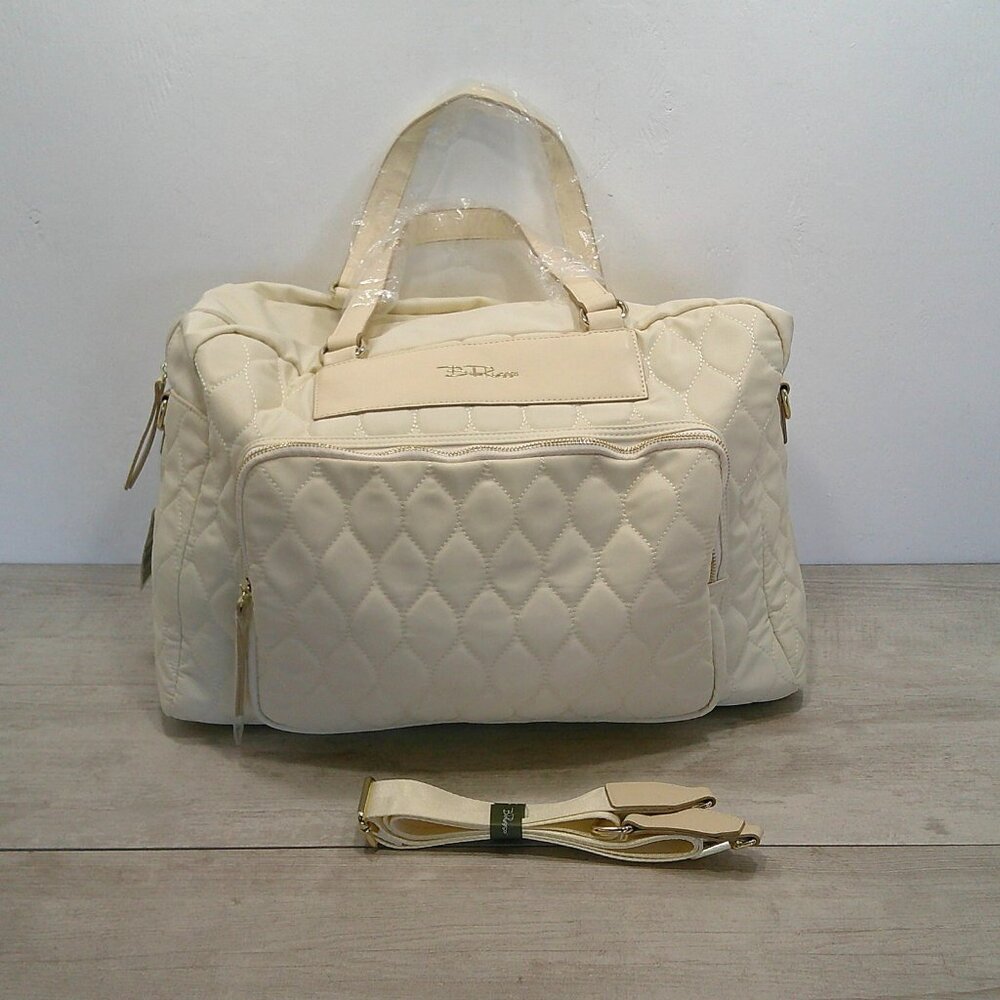 Bella Russo Diamond Pattern Quilted Weekender Cream-colored Duffle Bag -New